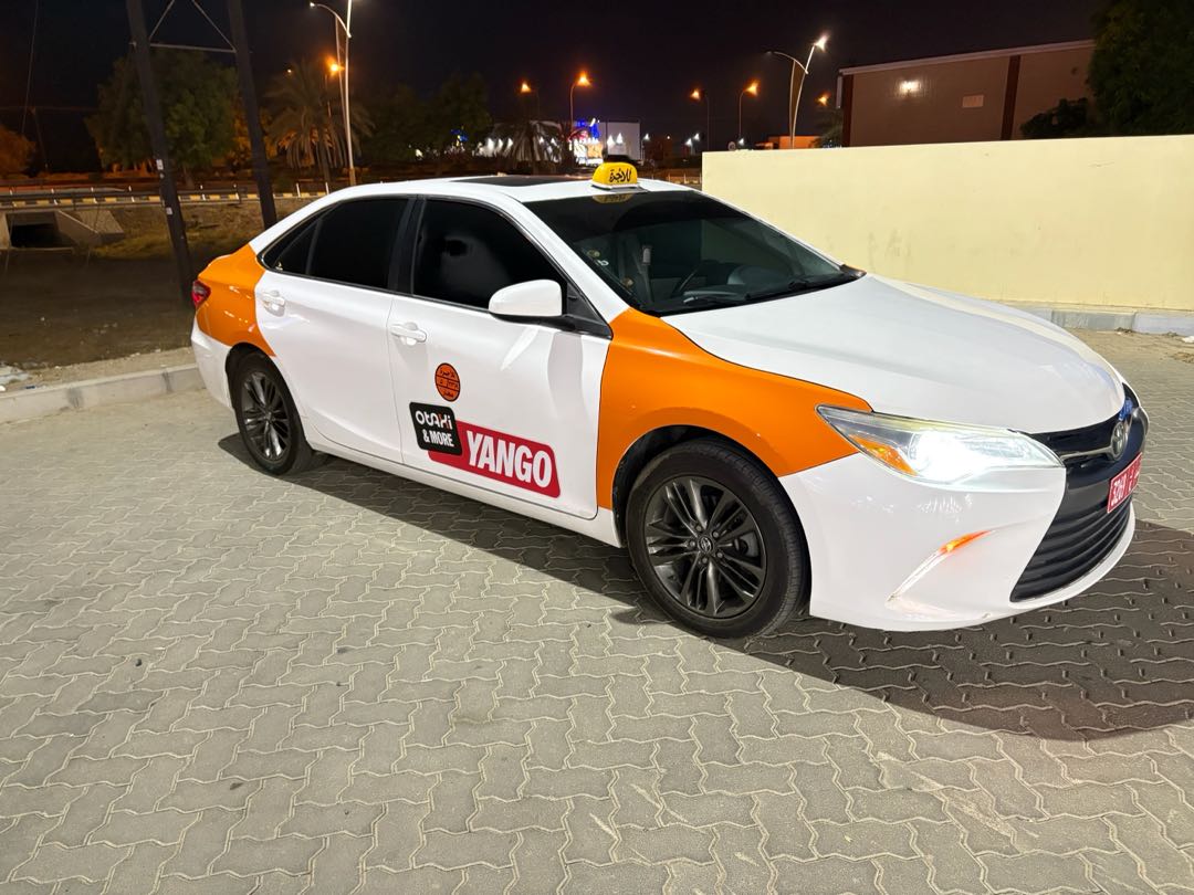 Car Image 2017 TOYOTA CAMRY LE