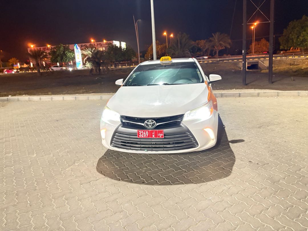 Car Image 2017 TOYOTA CAMRY LE