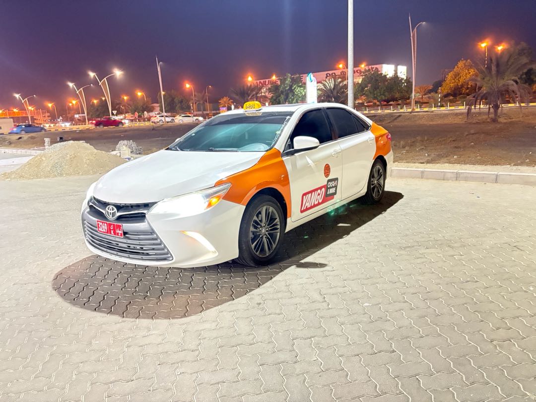 Car Image 2017 TOYOTA CAMRY LE