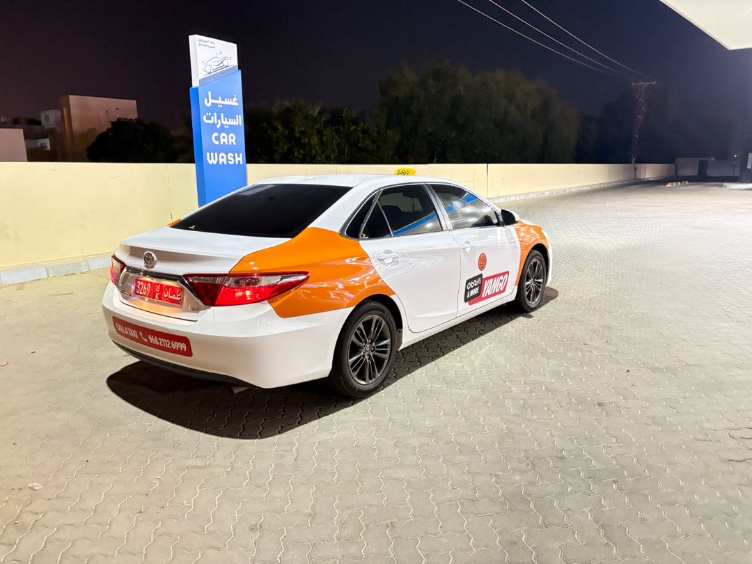 Car Image 2017 TOYOTA CAMRY LE