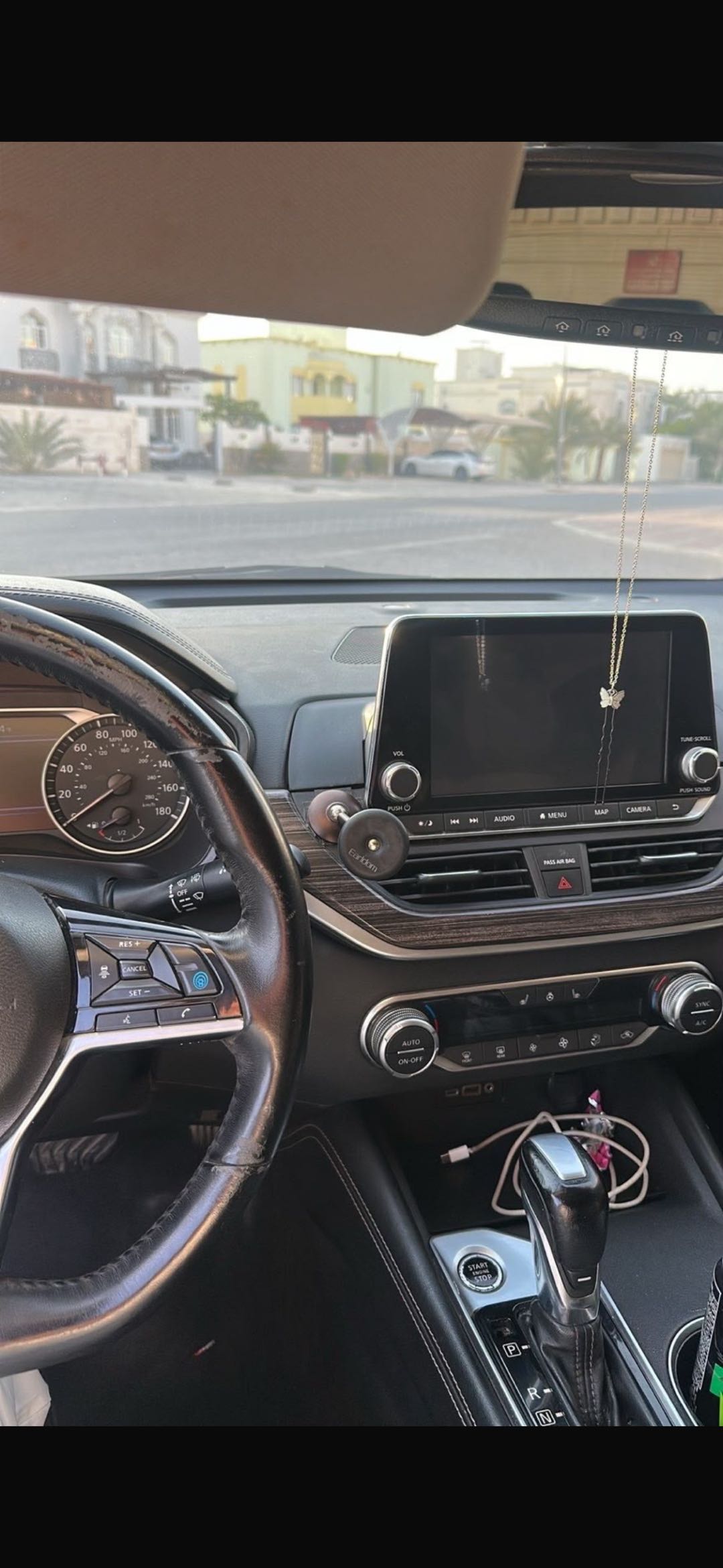 Car Image 2019 NISSAN ALTIMA Platinum 