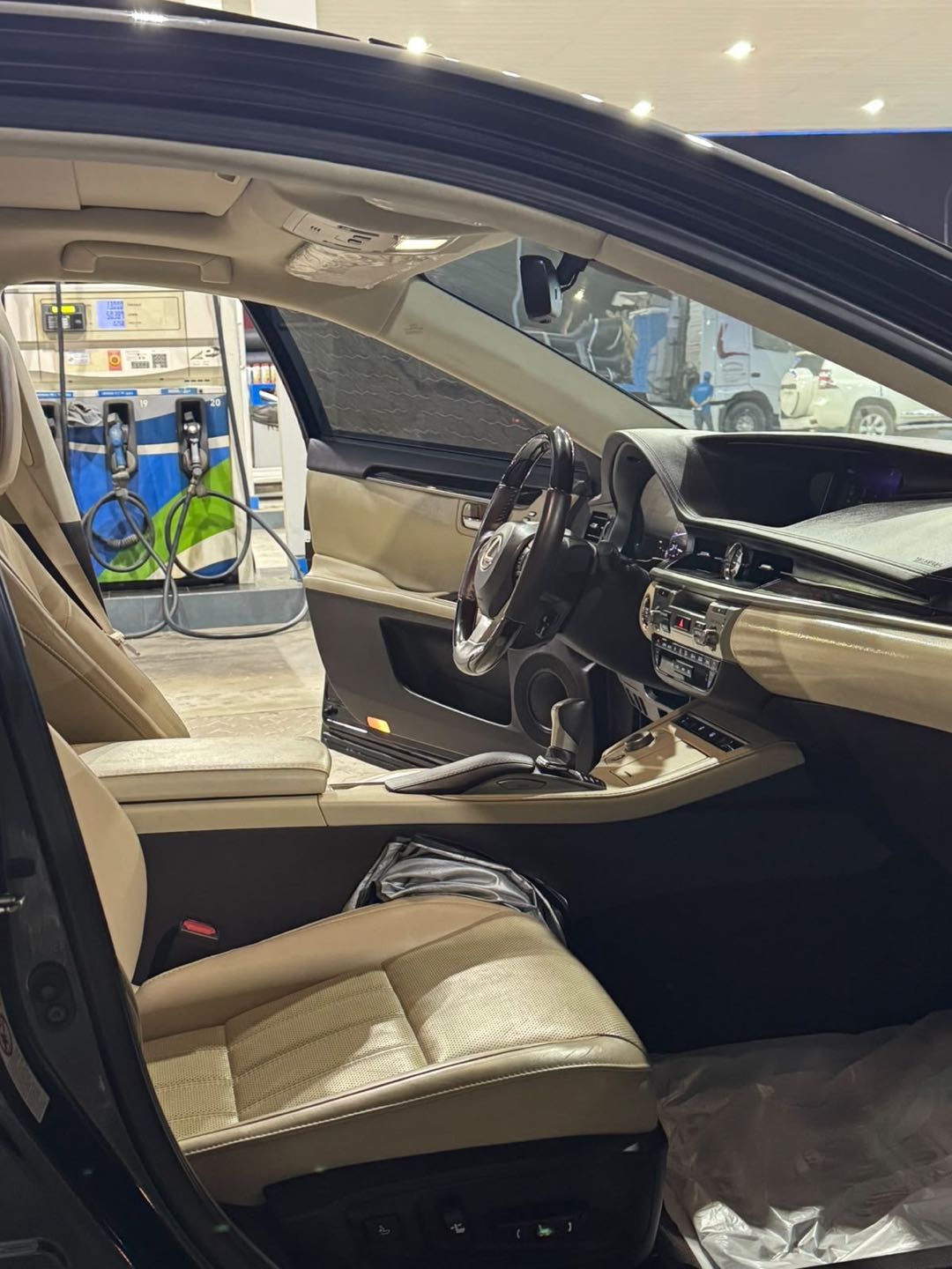 Car Image 2016 LEXUS ES 350