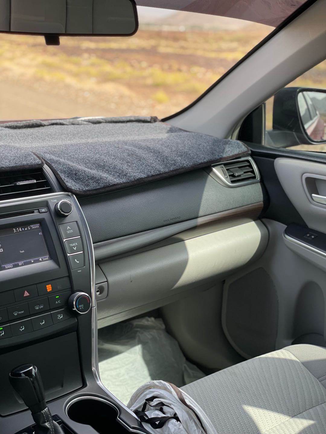 Car Image 2017 TOYOTA CAMRY LE