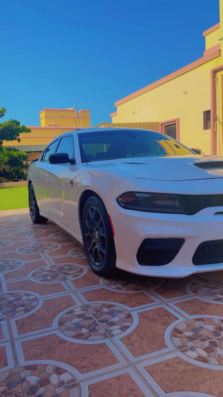 Car Image 2019 DODGE CHARGER SXT