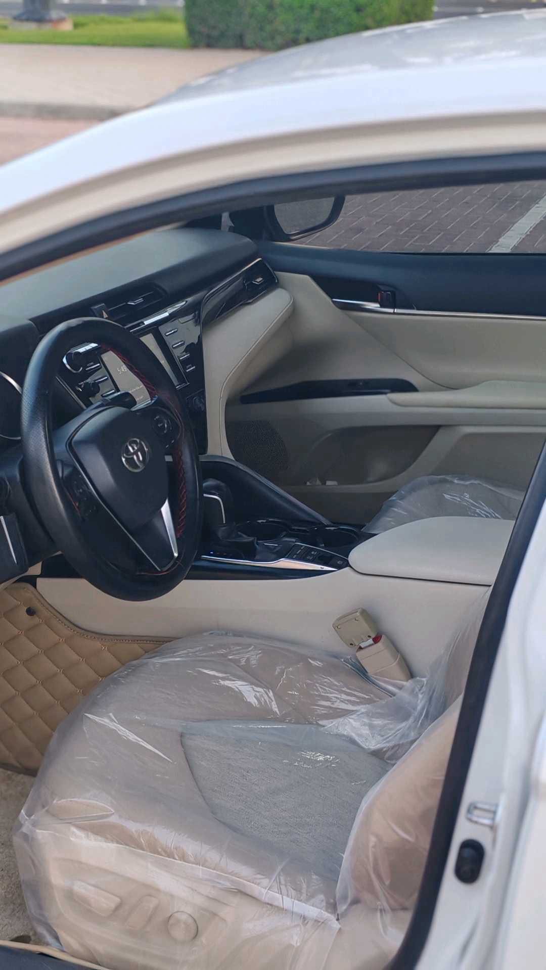 Car Image 2019 TOYOTA CAMRY GLE