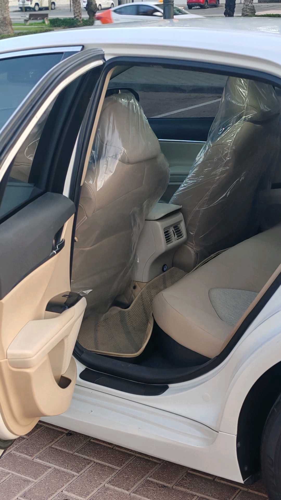 Car Image 2019 TOYOTA CAMRY GLE