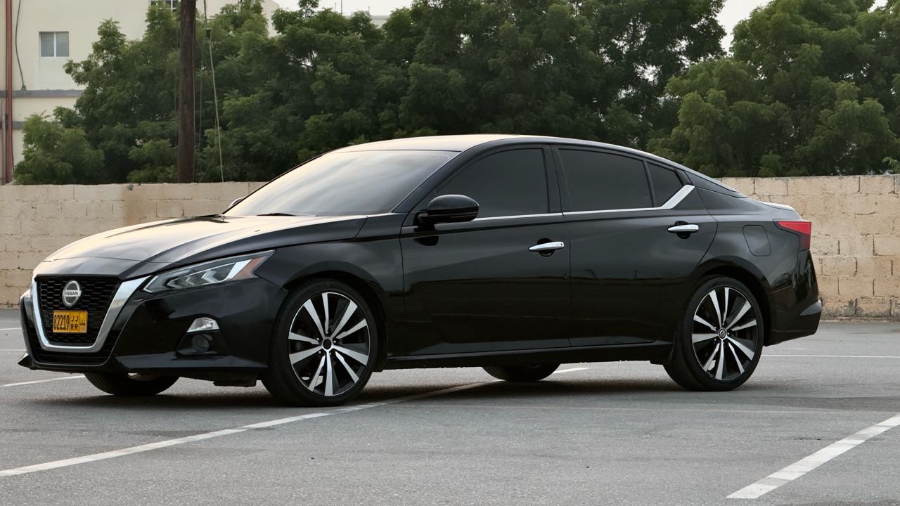Car Image 2019 NISSAN ALTIMA Platinum 