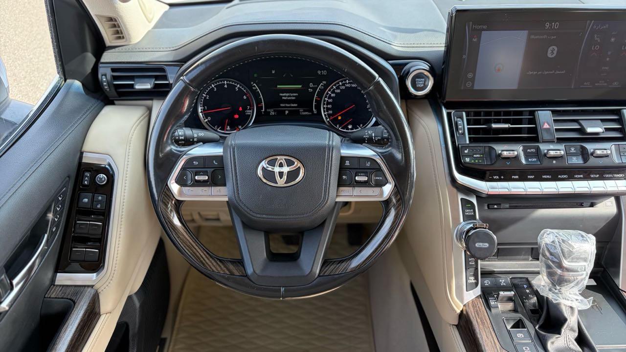Car Image 2022 TOYOTA LAND CRUISER VX.R