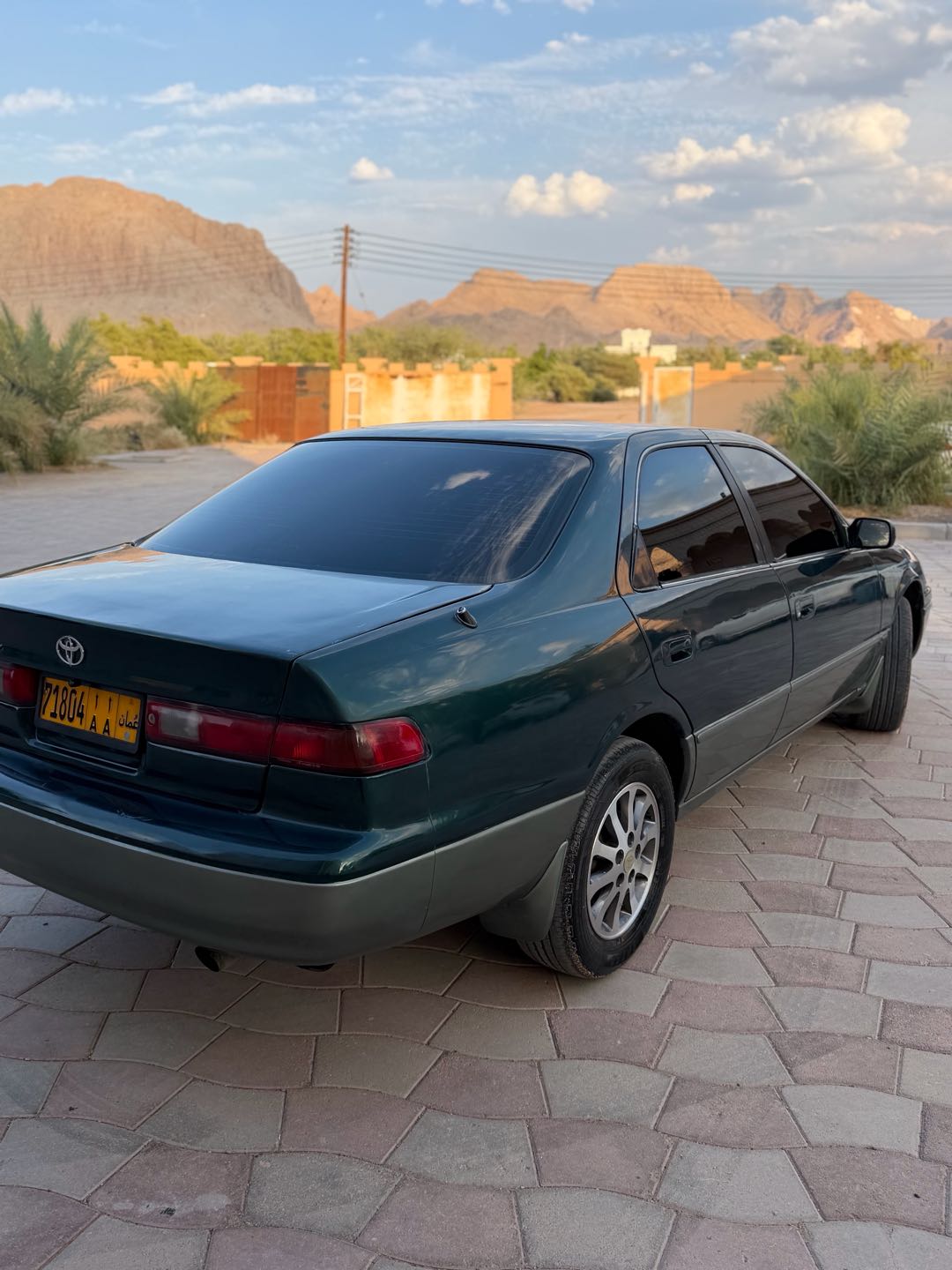 Car Image 1998 TOYOTA CAMRY SE