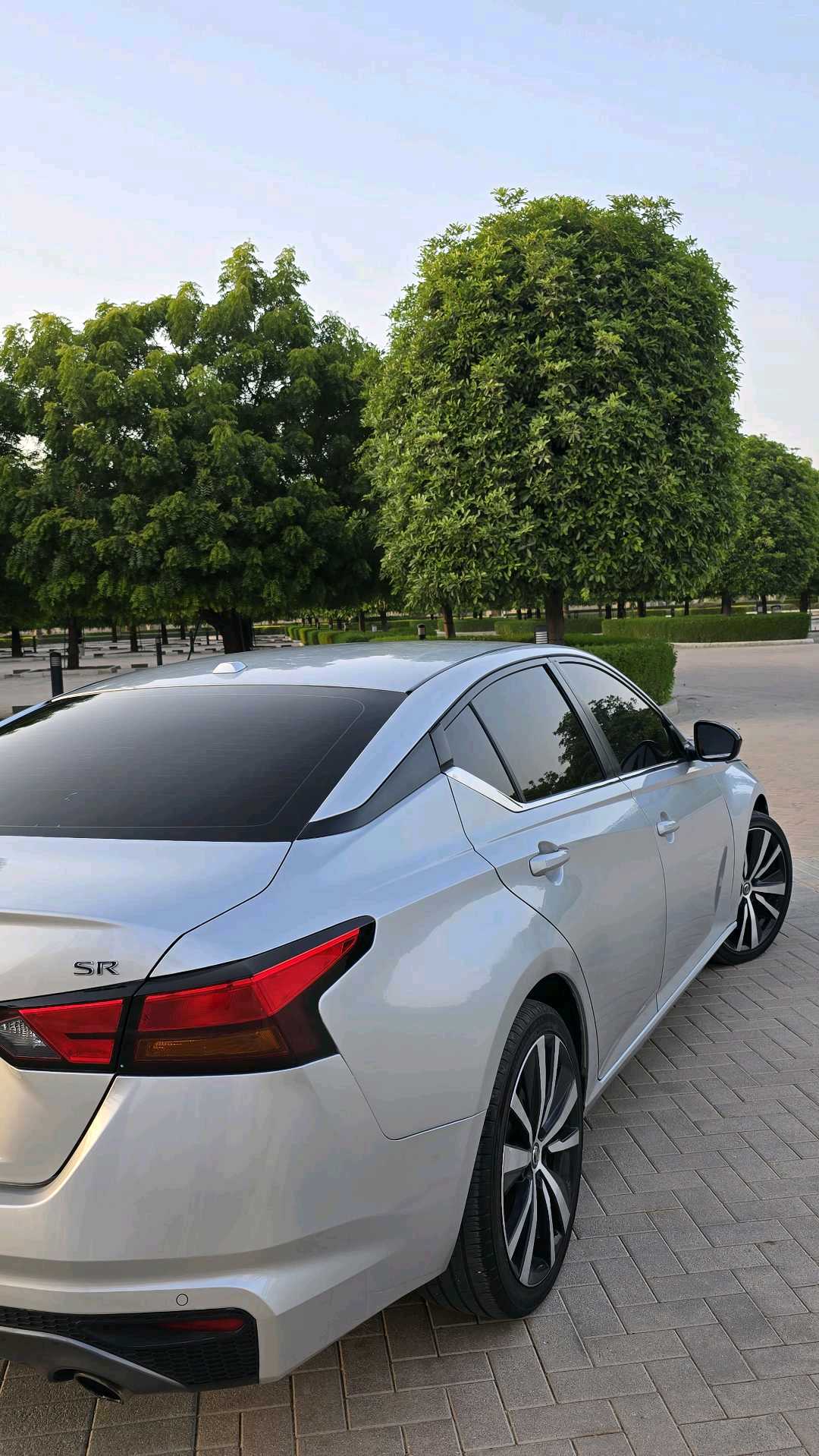Car Image 2020 NISSAN ALTIMA SR