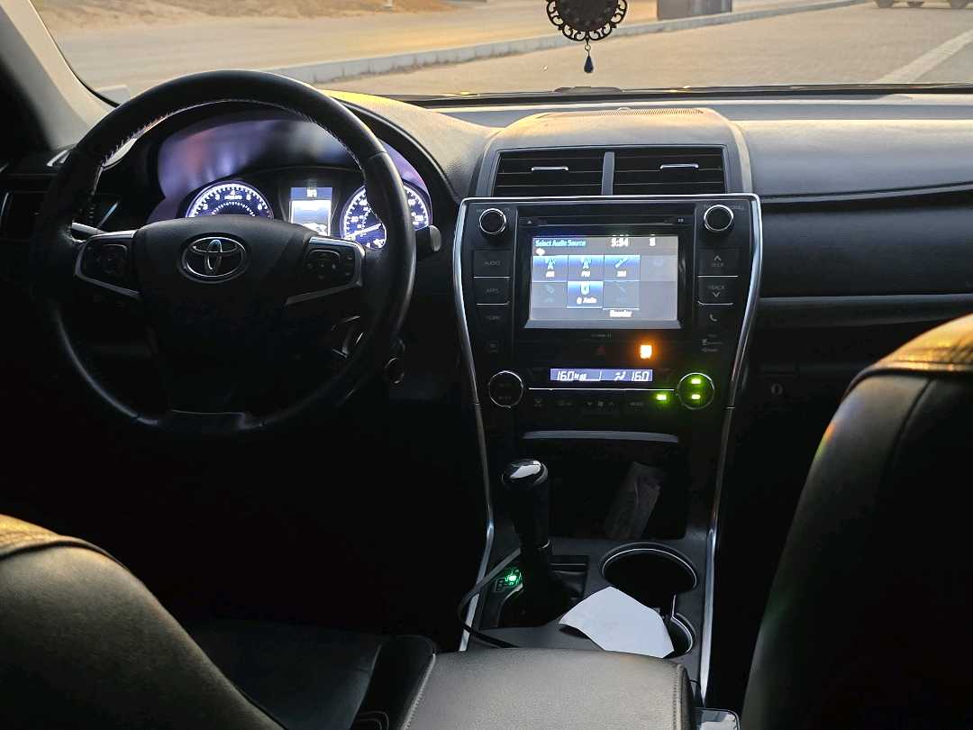 Car Image 2017 TOYOTA CAMRY XLE