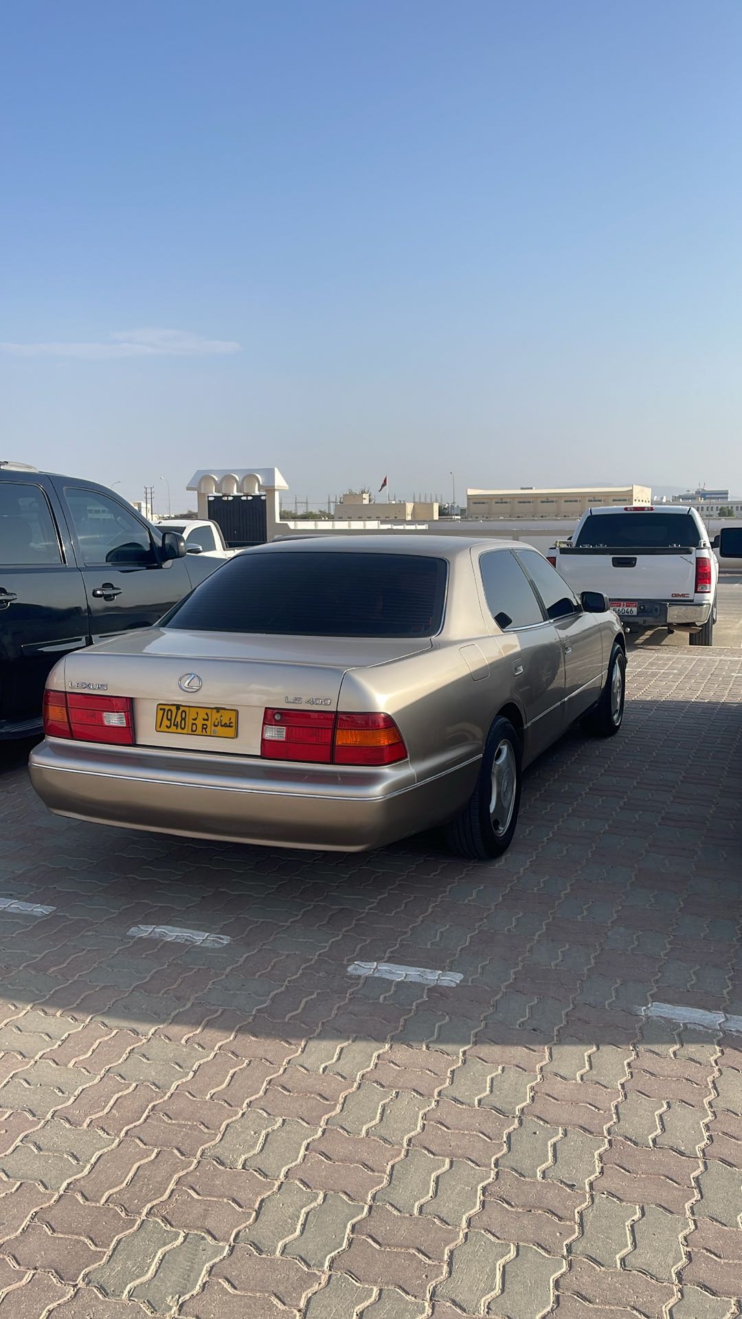 Car Image 1998 LEXUS LS 400
