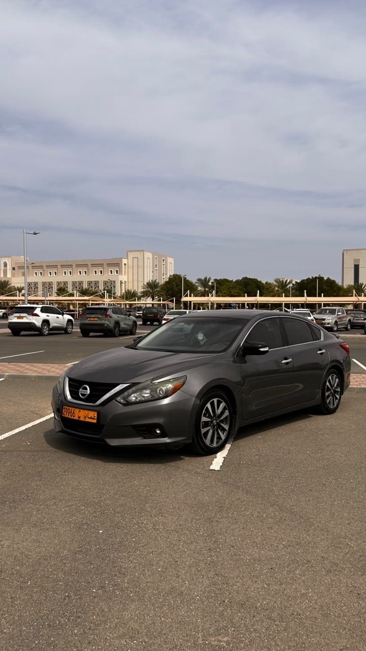 Car Image 2017 NISSAN ALTIMA SL