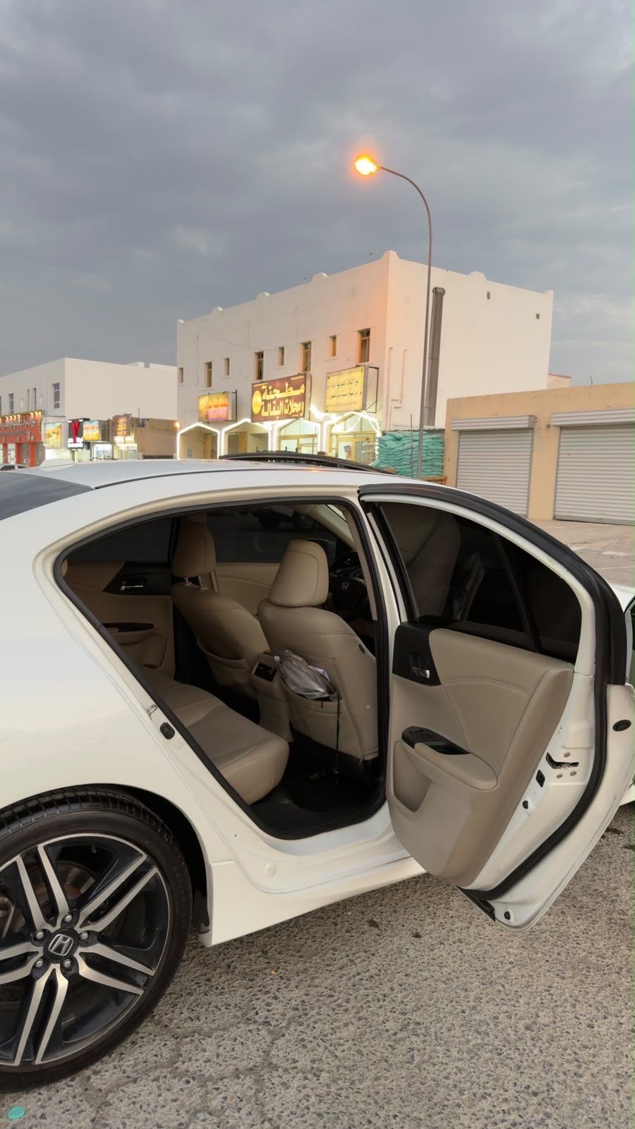 Car Image 2017 HONDA ACCORD TOURING