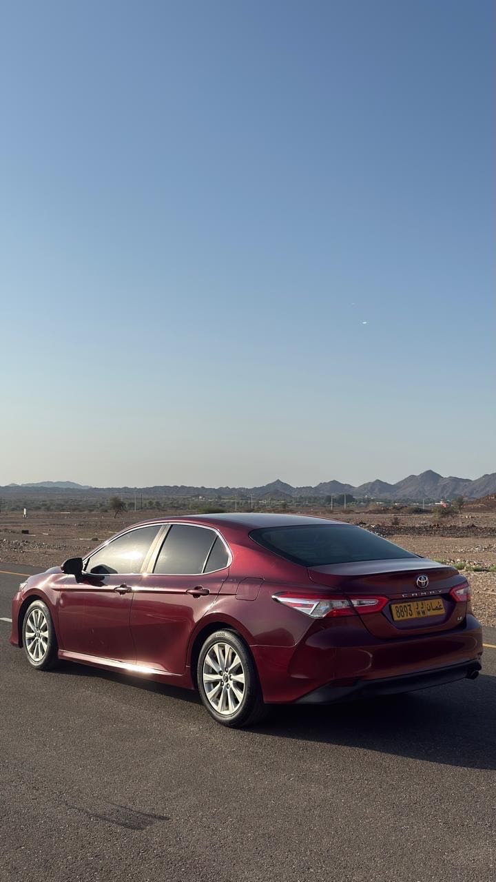 Car Image 2018 TOYOTA CAMRY LE