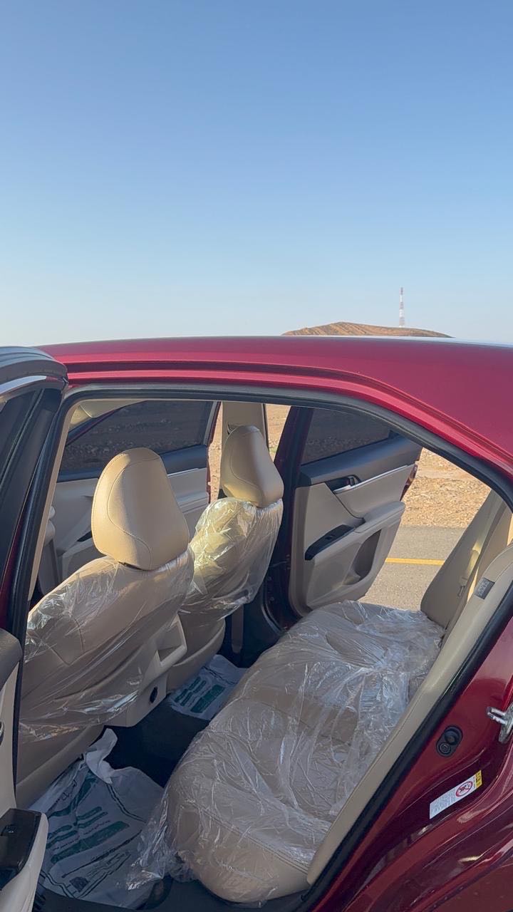 Car Image 2018 TOYOTA CAMRY LE