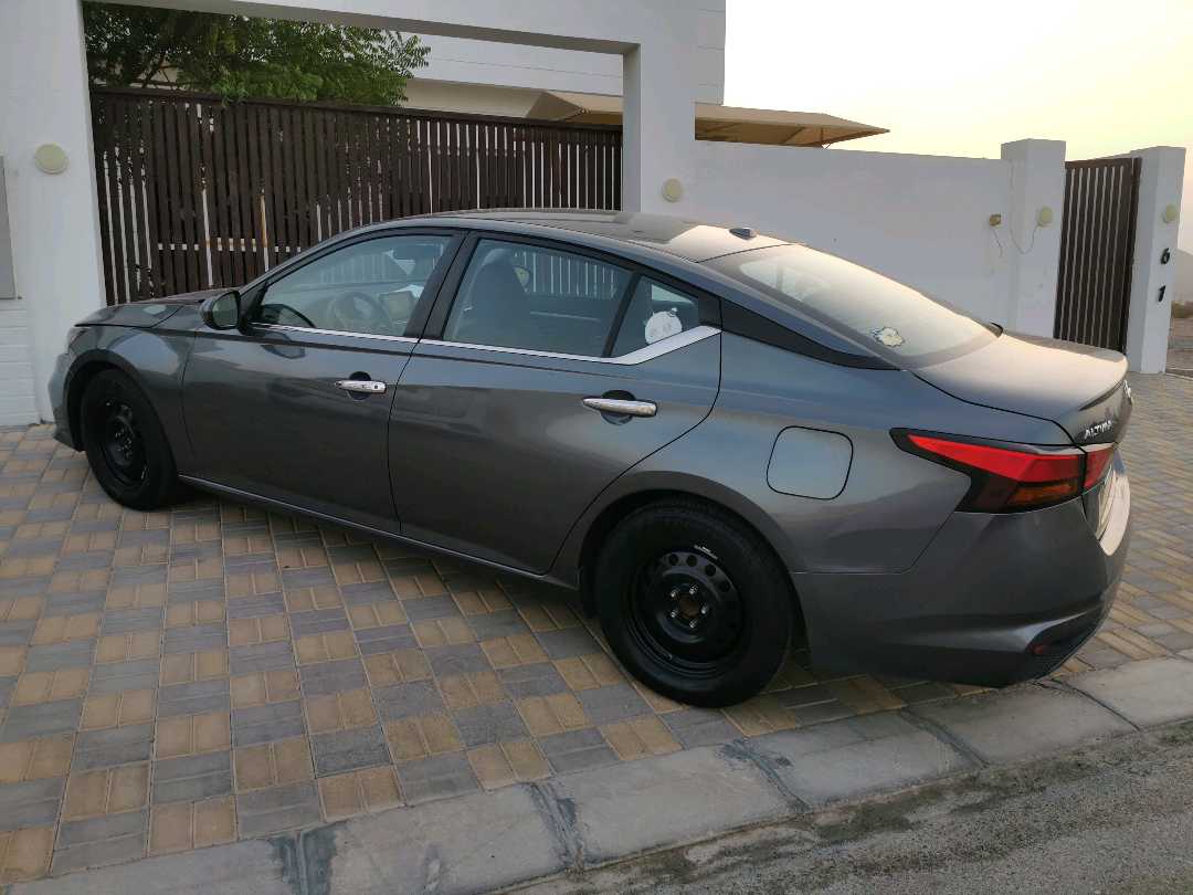 Car Image 2021 NISSAN ALTIMA SV