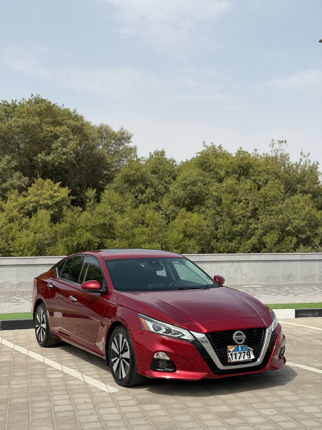 Car Image 2019 NISSAN ALTIMA SV
