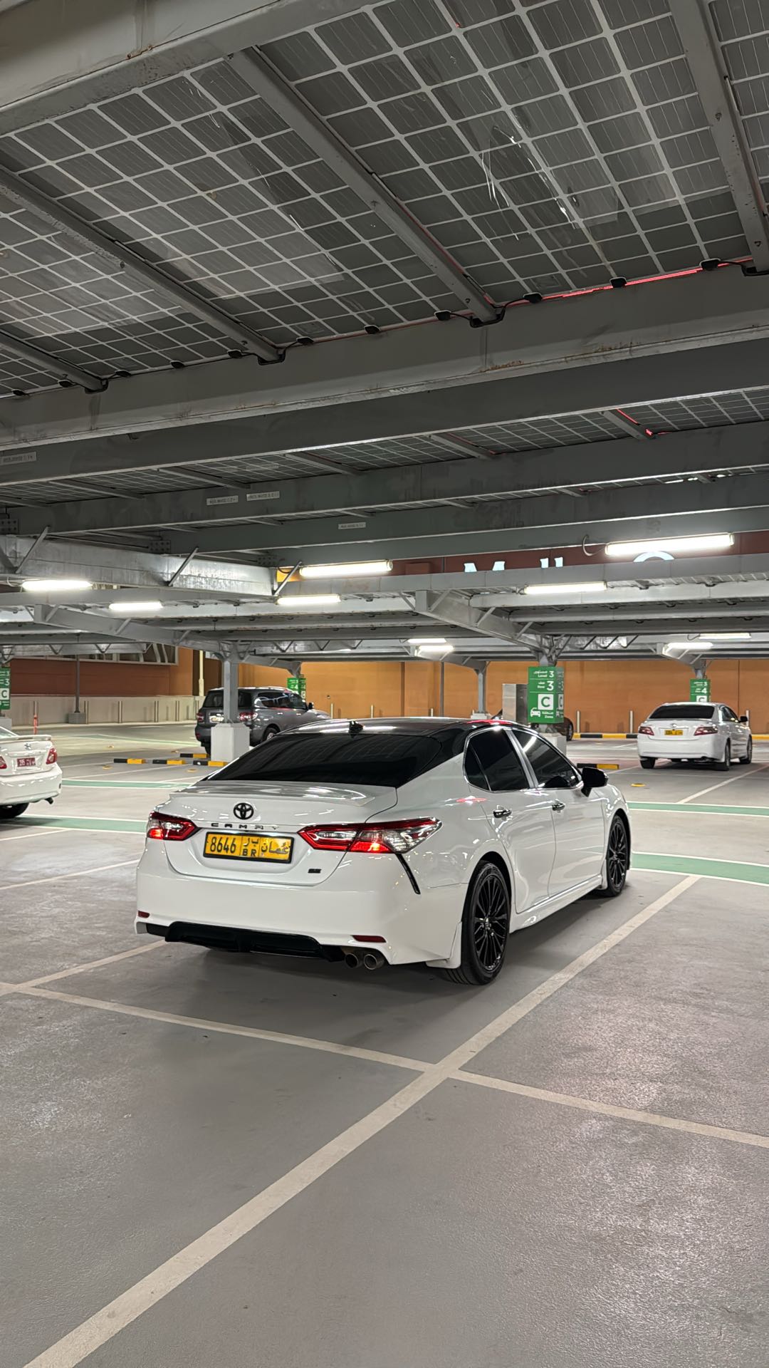 Car Image 2019 TOYOTA CAMRY SE