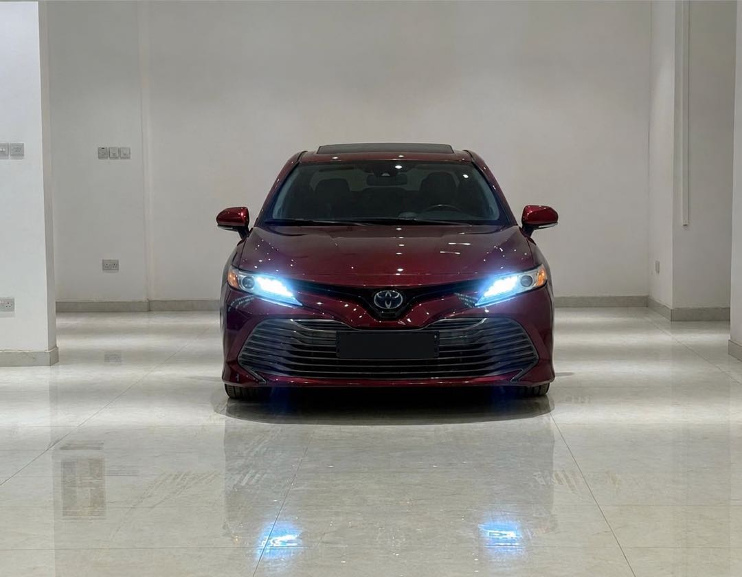 Car Image 2019 TOYOTA CAMRY XLE