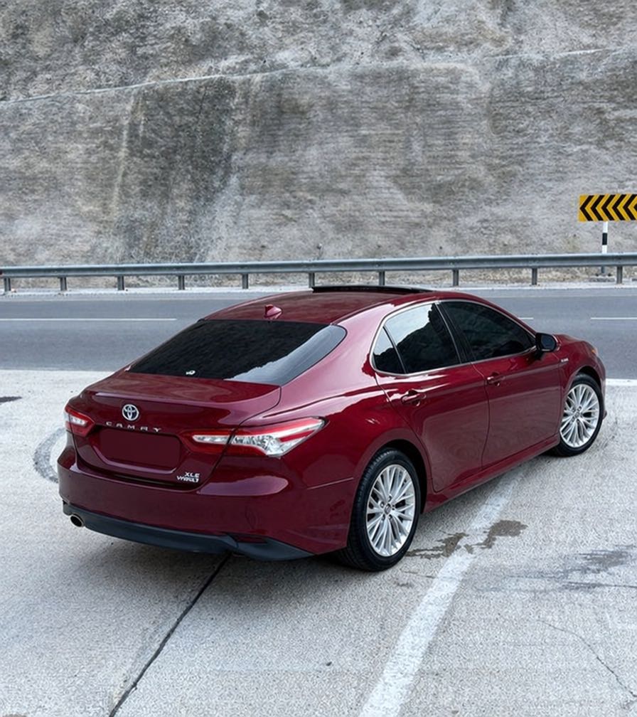 Car Image 2019 TOYOTA CAMRY XLE