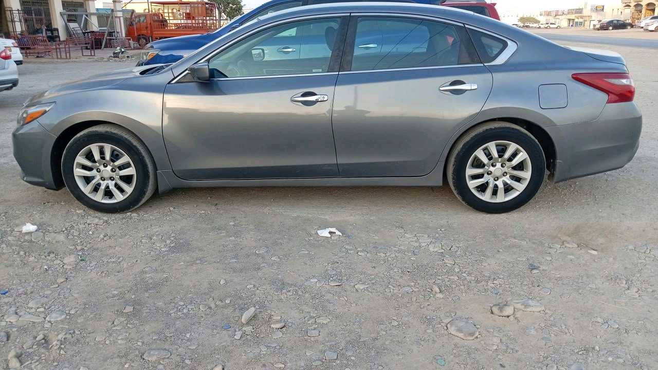 Car Image 2018 NISSAN ALTIMA SV