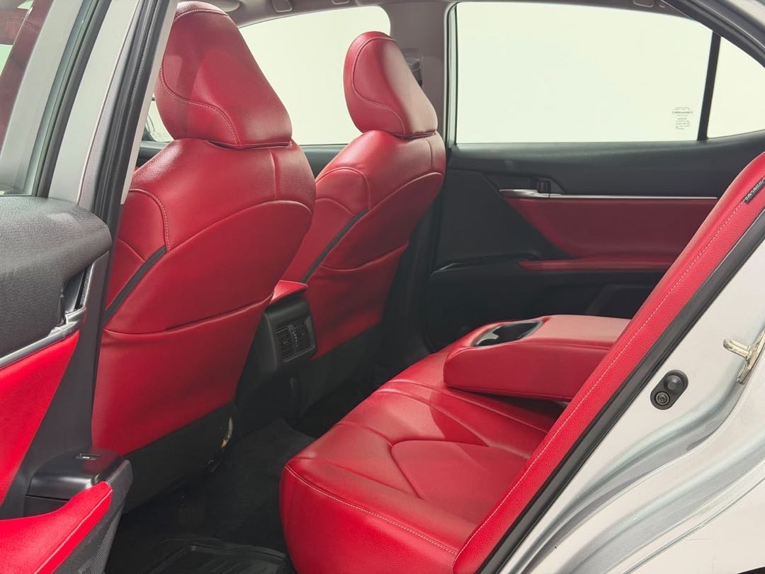 Car Image 2019 TOYOTA CAMRY XLE