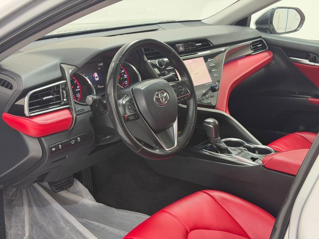 Car Image 2019 TOYOTA CAMRY XLE
