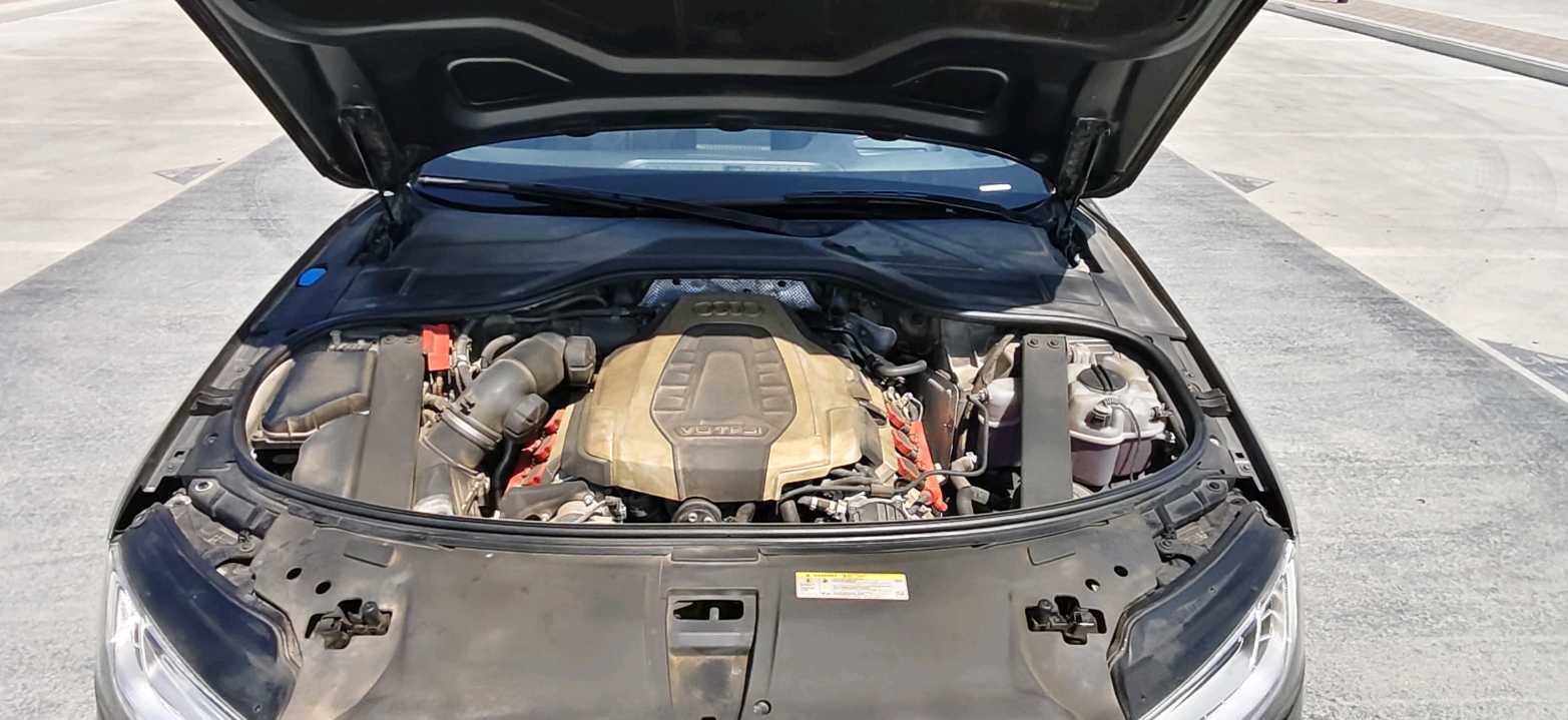 Car Image 2018 AUDI A8 L quattro