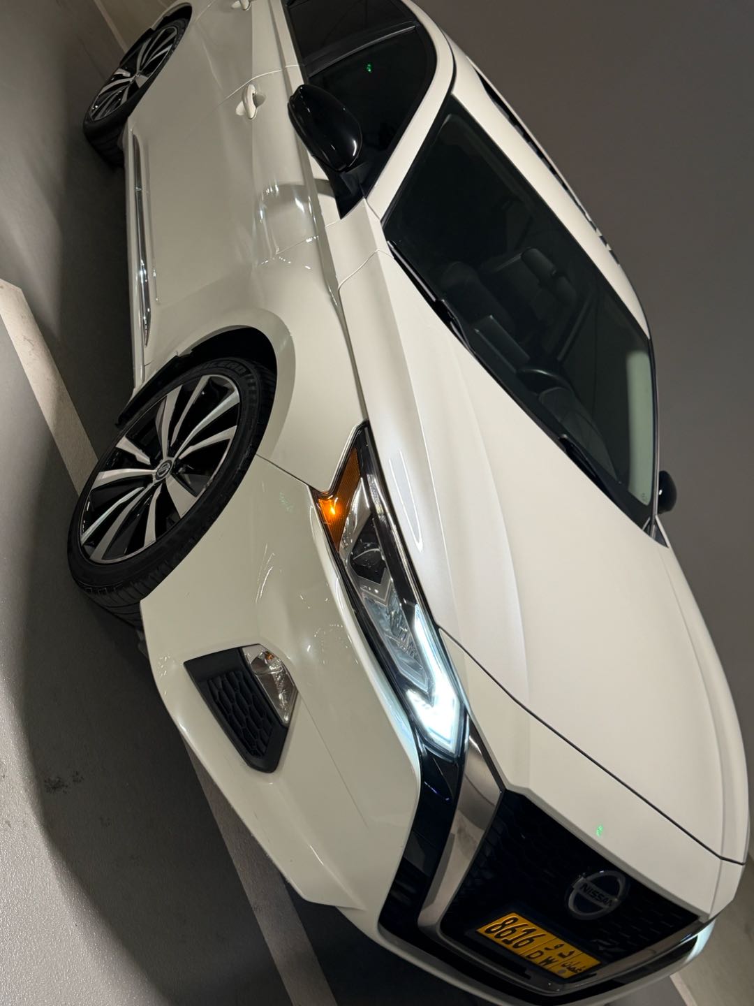Car Image 2019 NISSAN ALTIMA SR
