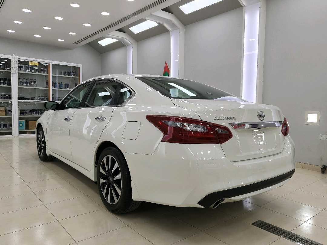 Car Image 2018 NISSAN ALTIMA SV