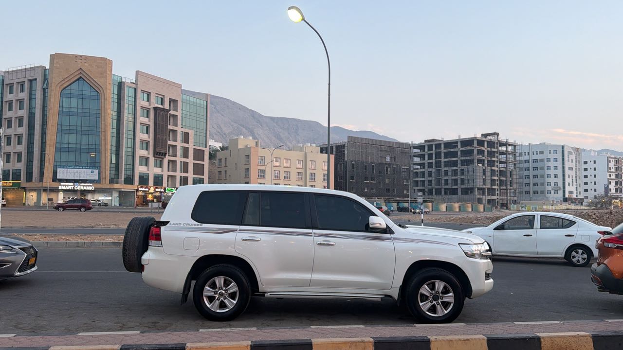 TOYOTA LAND CRUISER 2019