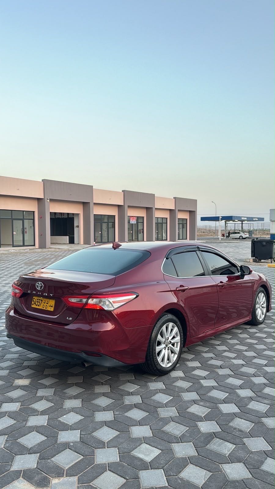 Car Image 2019 TOYOTA CAMRY LE