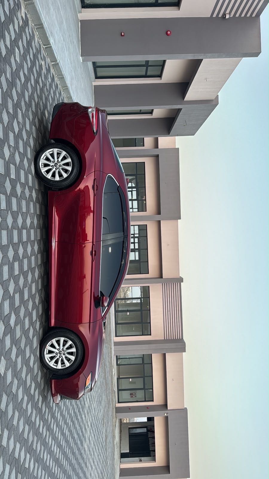 Car Image 2019 TOYOTA CAMRY LE