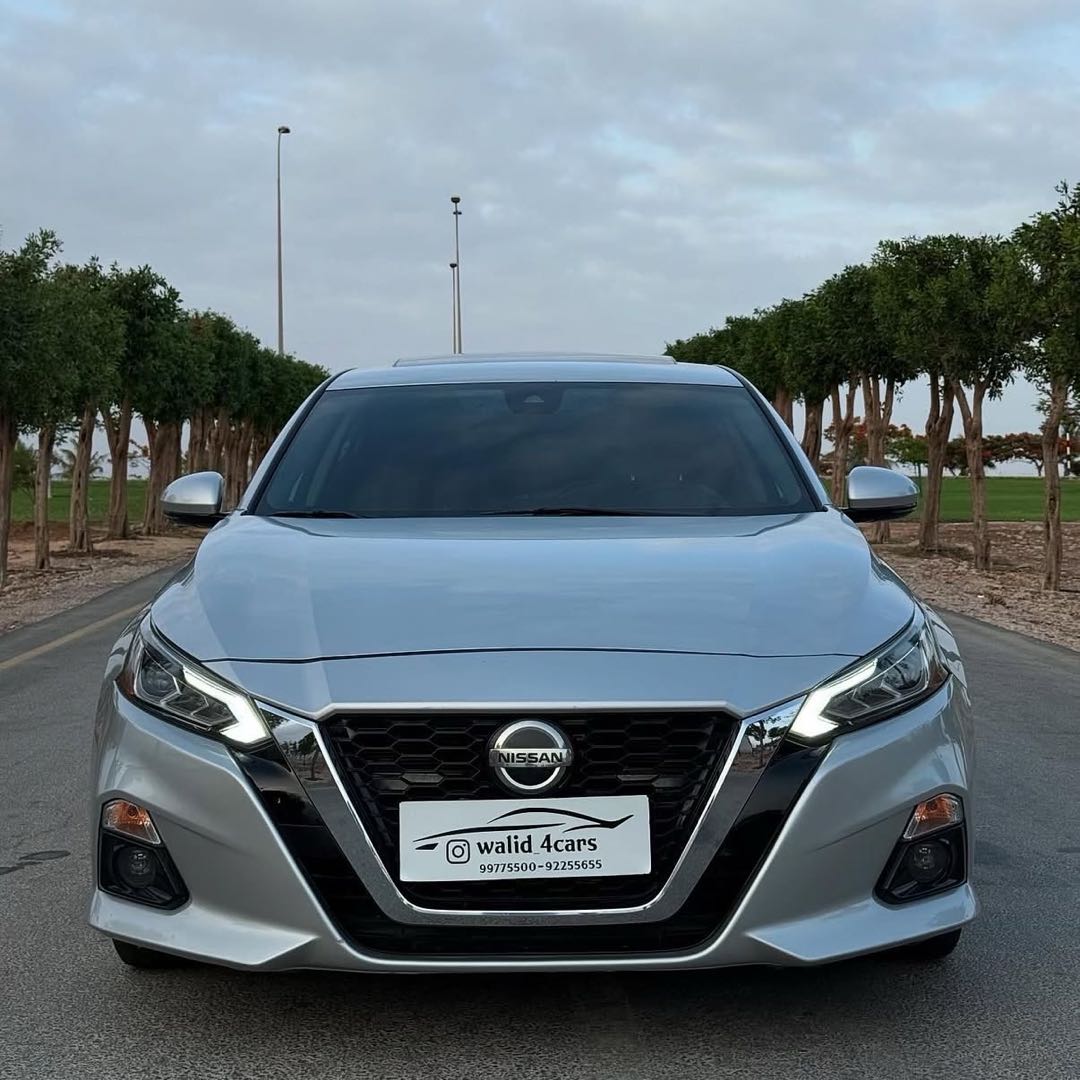 Car Image 2019 NISSAN ALTIMA SV
