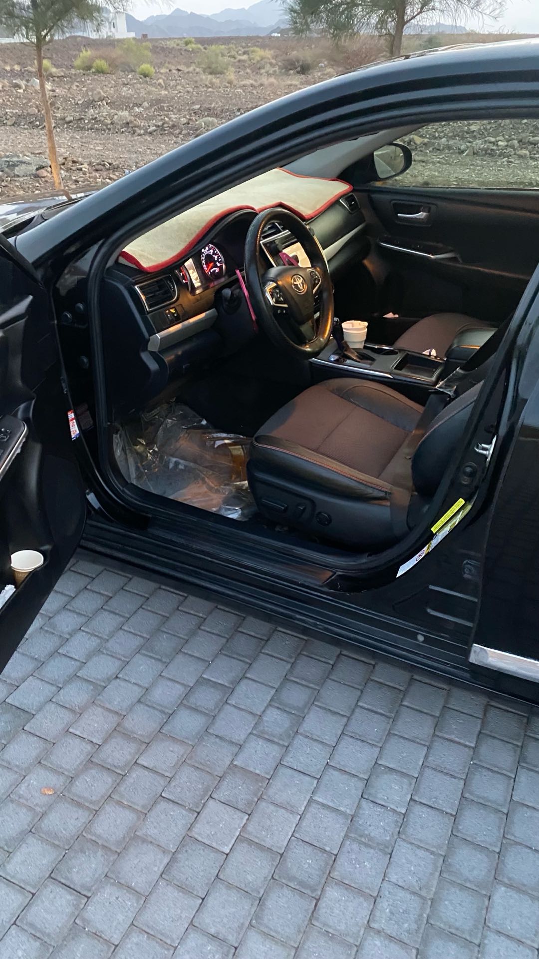 Car Image 2016 TOYOTA CAMRY SE