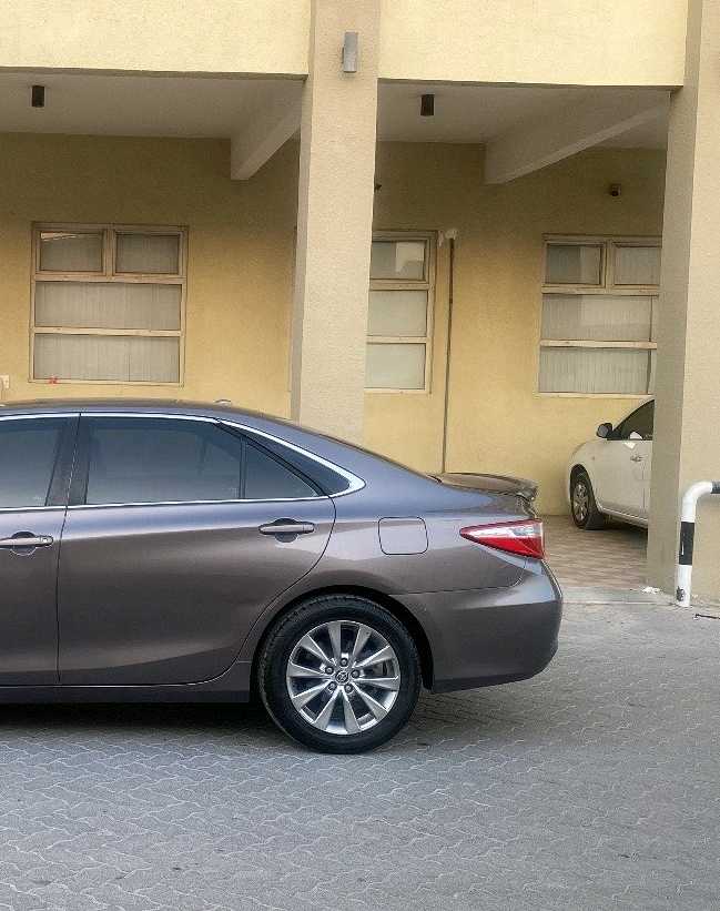 Car Image 2015 TOYOTA CAMRY XLE