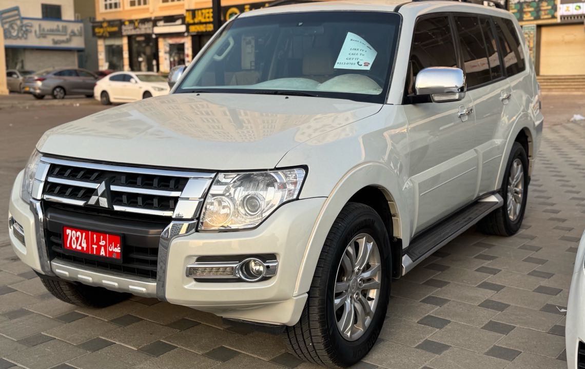 MITSUBISHI PAJERO 2020