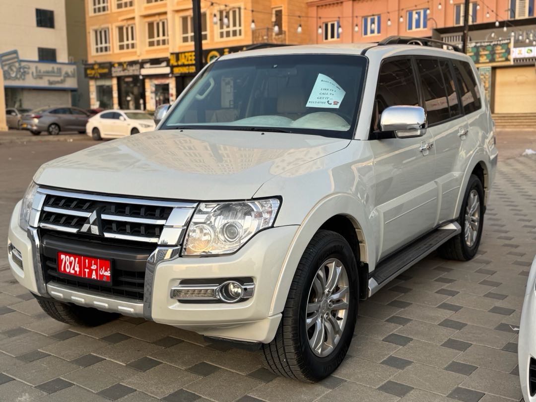 MITSUBISHI PAJERO 2020