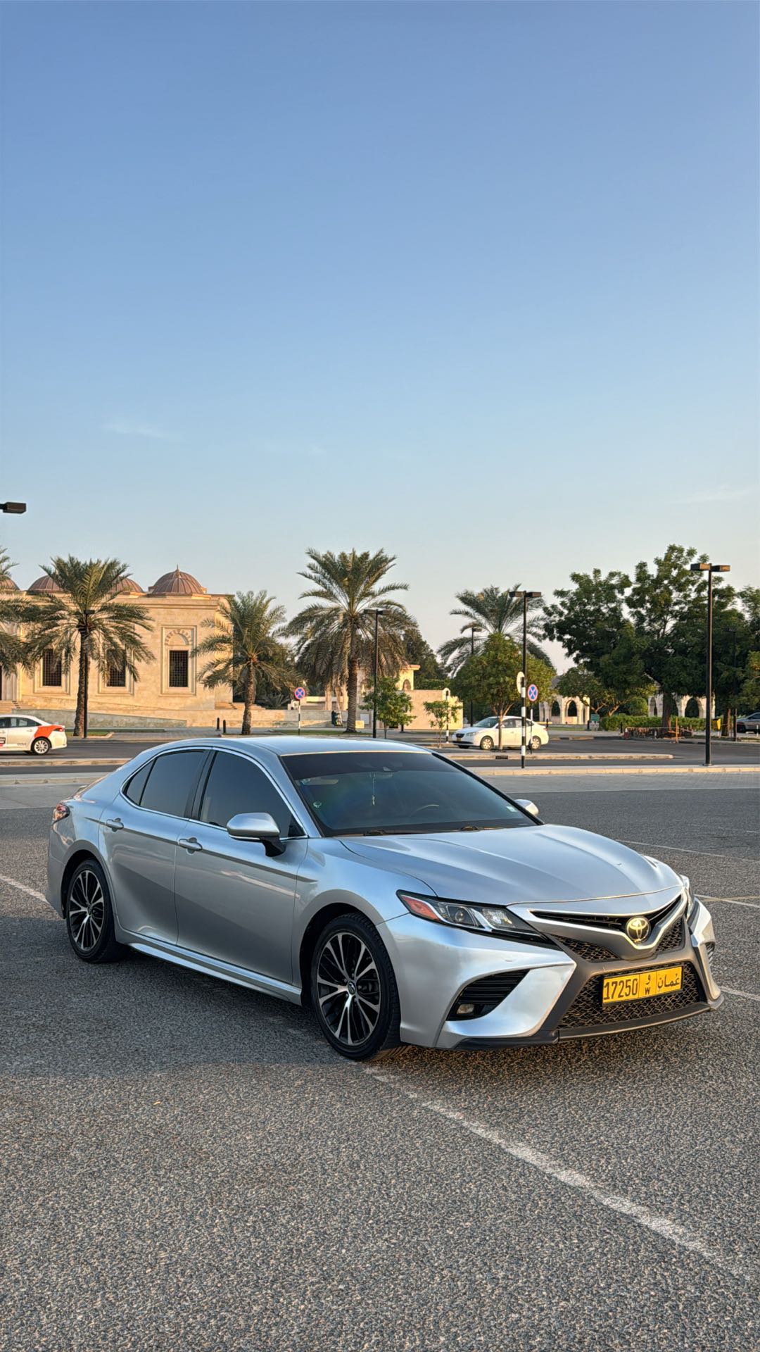 Car Image 2018 TOYOTA CAMRY SE