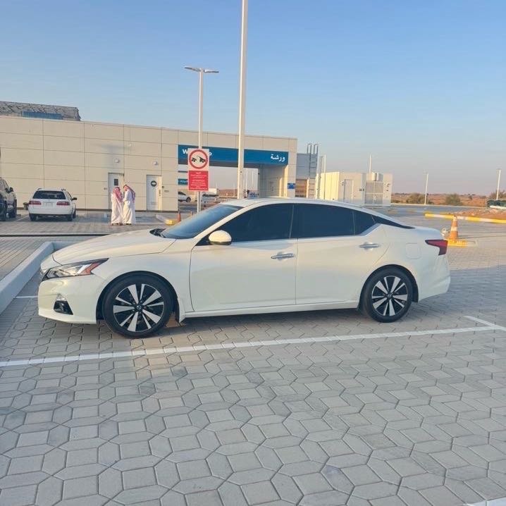 Car Image 2020 NISSAN ALTIMA SL