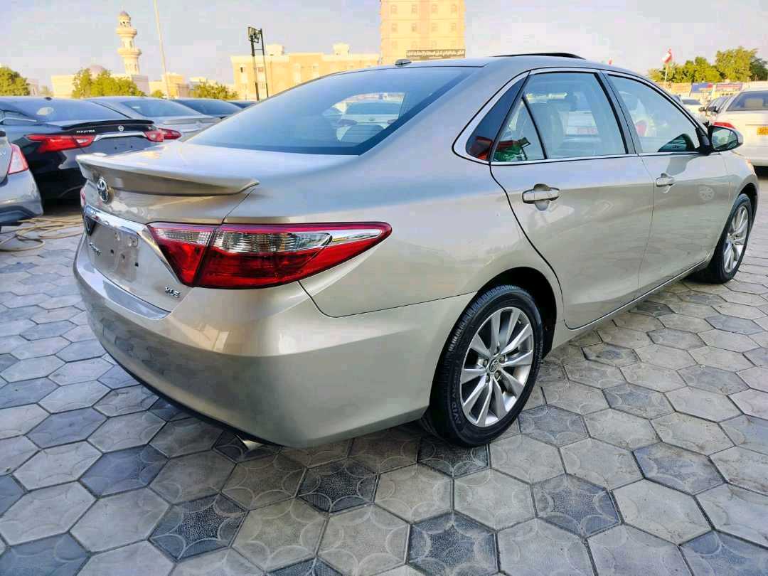 Car Image 2017 TOYOTA CAMRY XLE