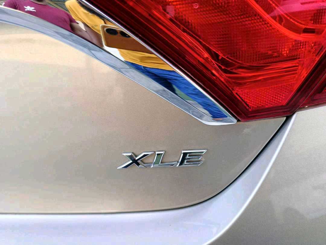 Car Image 2017 TOYOTA CAMRY XLE