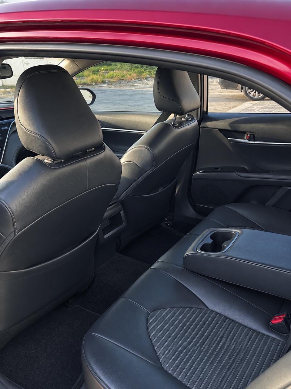Car Image 2018 TOYOTA CAMRY LE