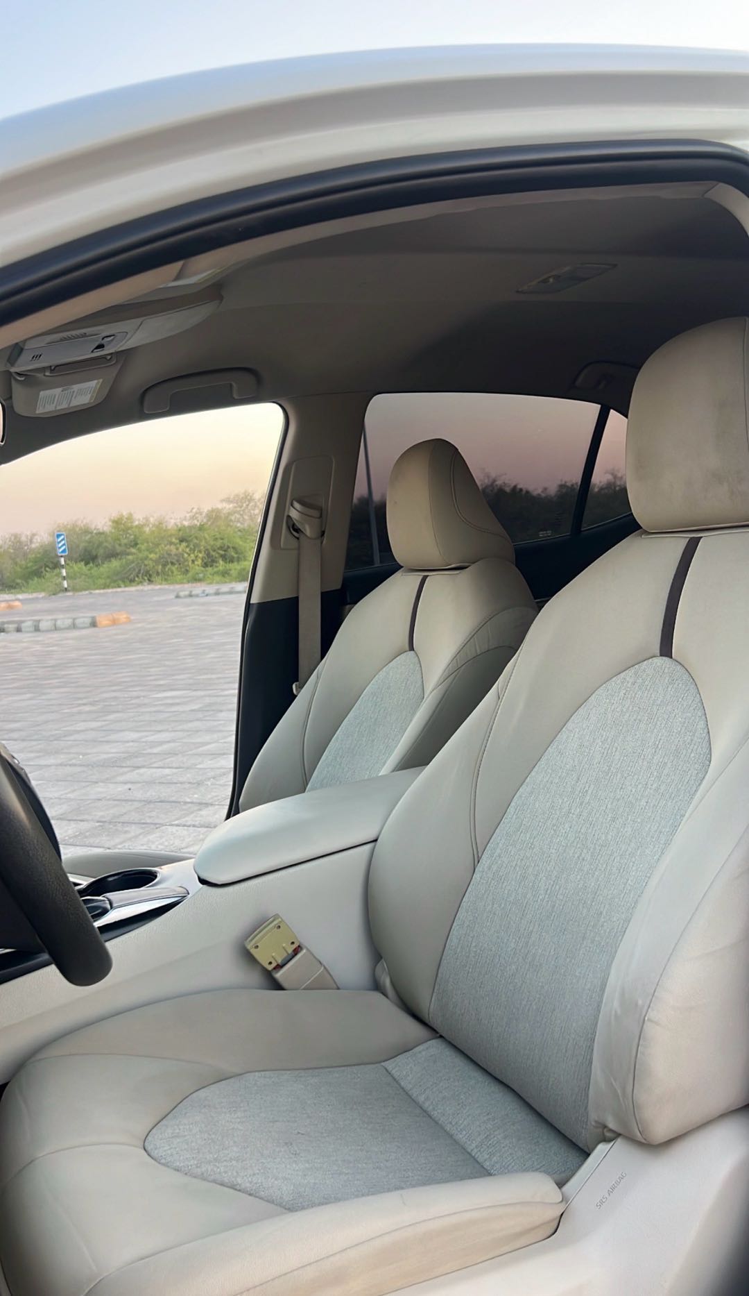 Car Image 2018 TOYOTA CAMRY LE