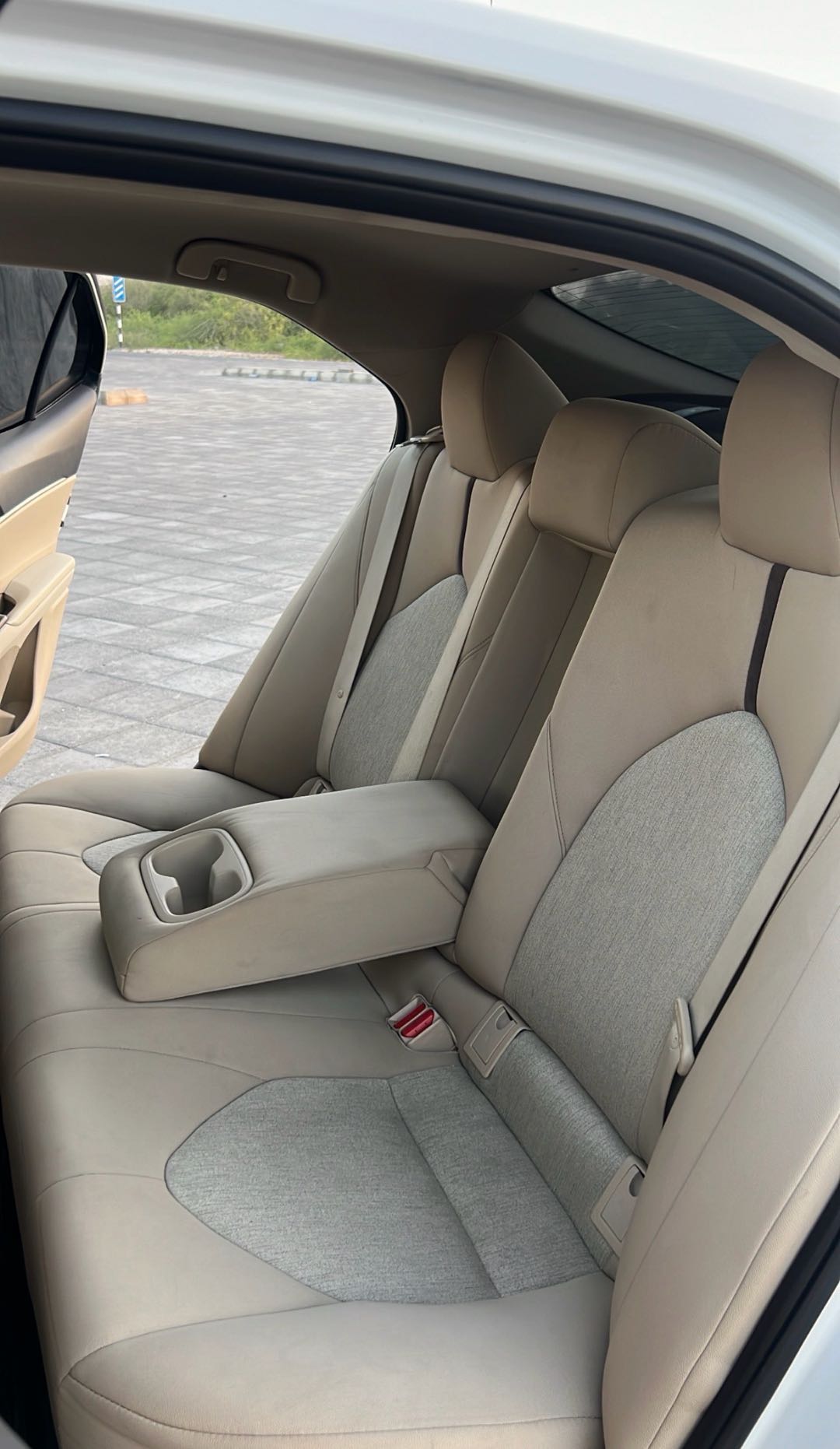 Car Image 2018 TOYOTA CAMRY LE