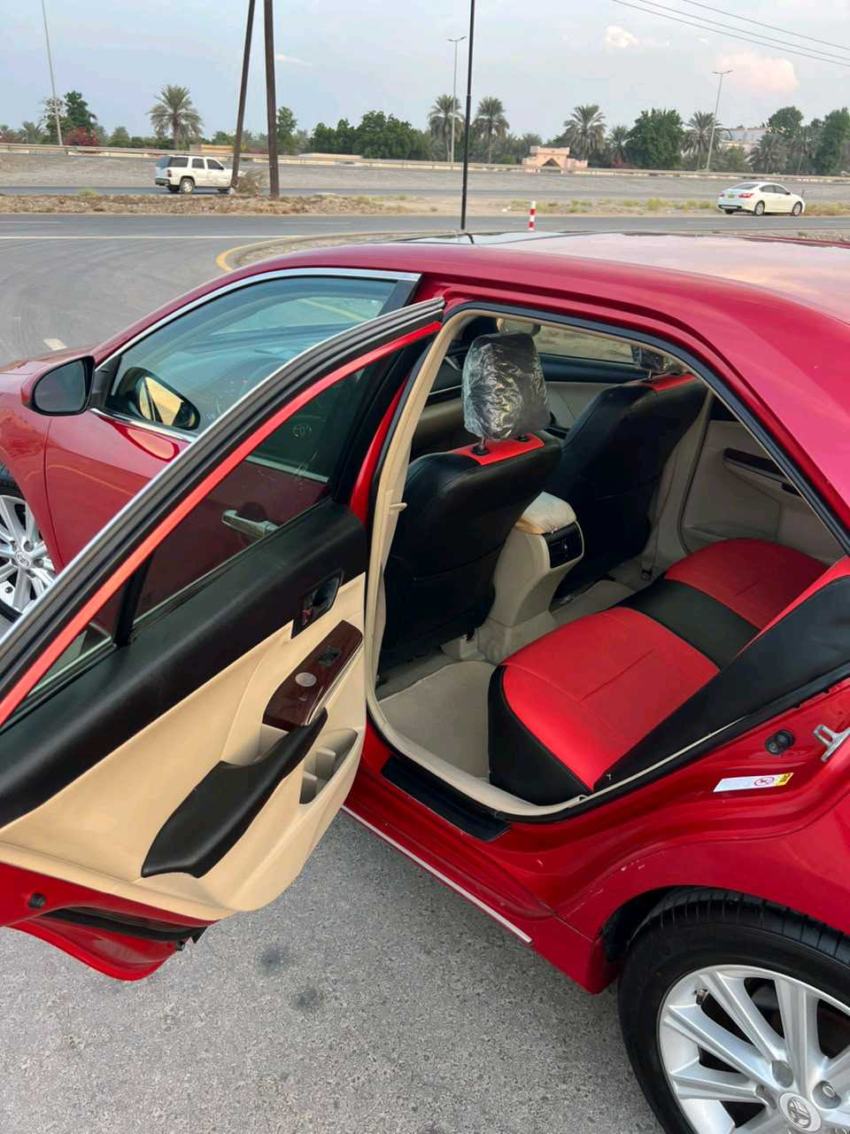 Car Image 2012 TOYOTA CAMRY XLE