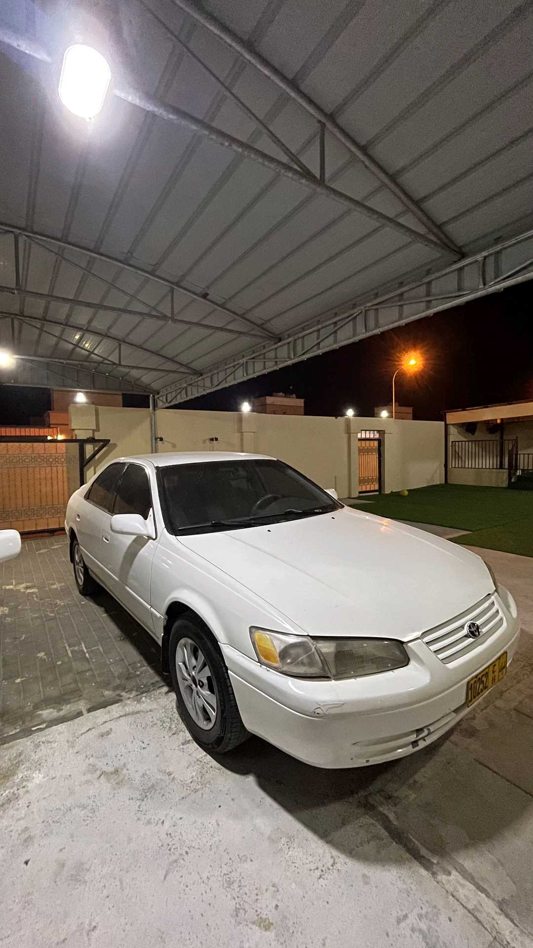 Car Image 1997 TOYOTA CAMRY SE