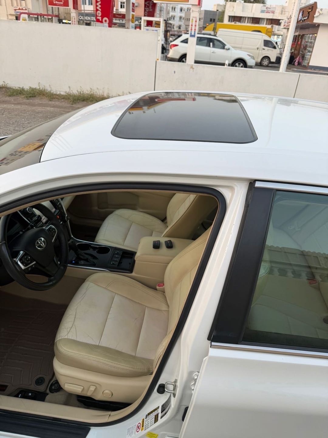 Car Image 2017 TOYOTA CAMRY XLE