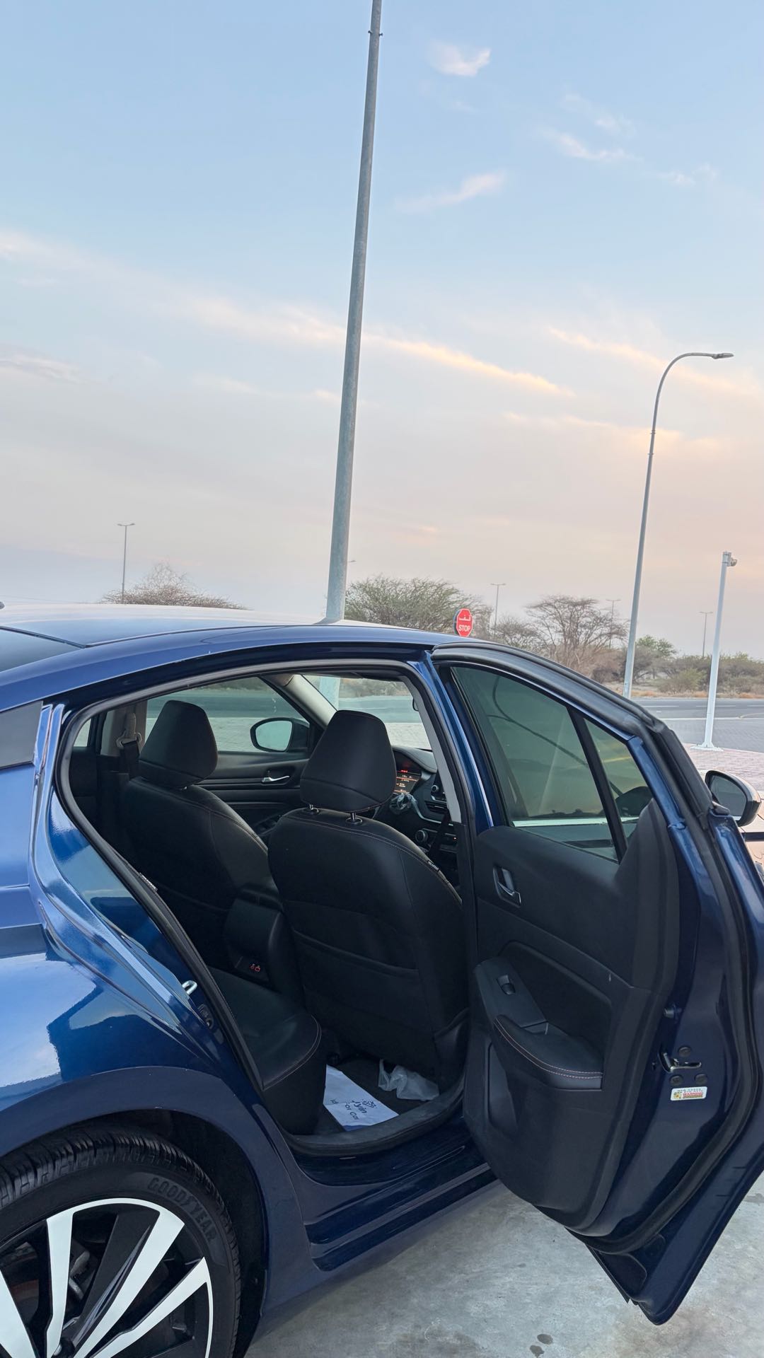 Car Image 2019 NISSAN ALTIMA SR